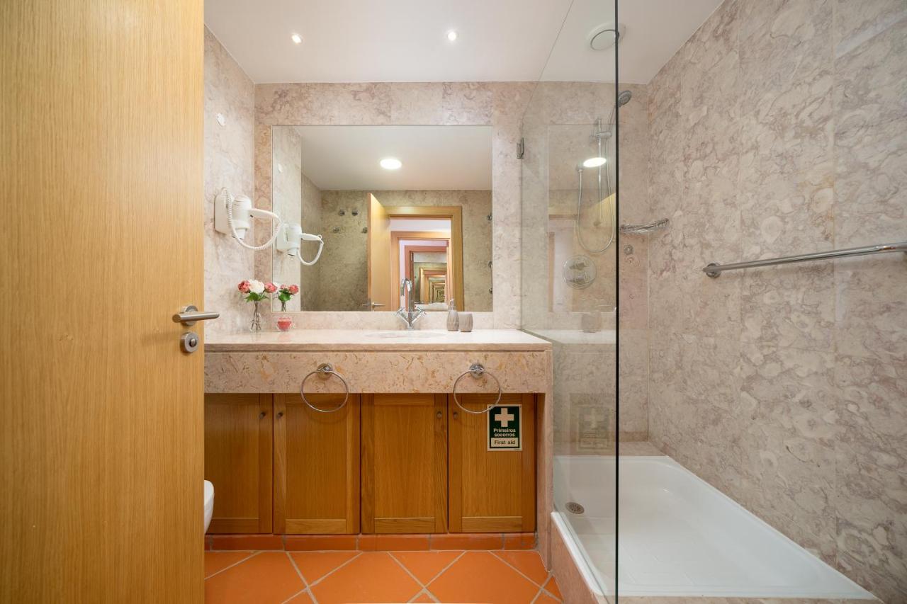 Al - Apartamentos Vila Sol F5 Bloco 3 クアルテイラ エクステリア 写真