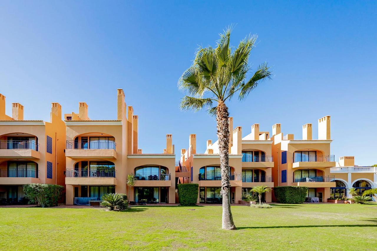 Al - Apartamentos Vila Sol F5 Bloco 3 クアルテイラ エクステリア 写真