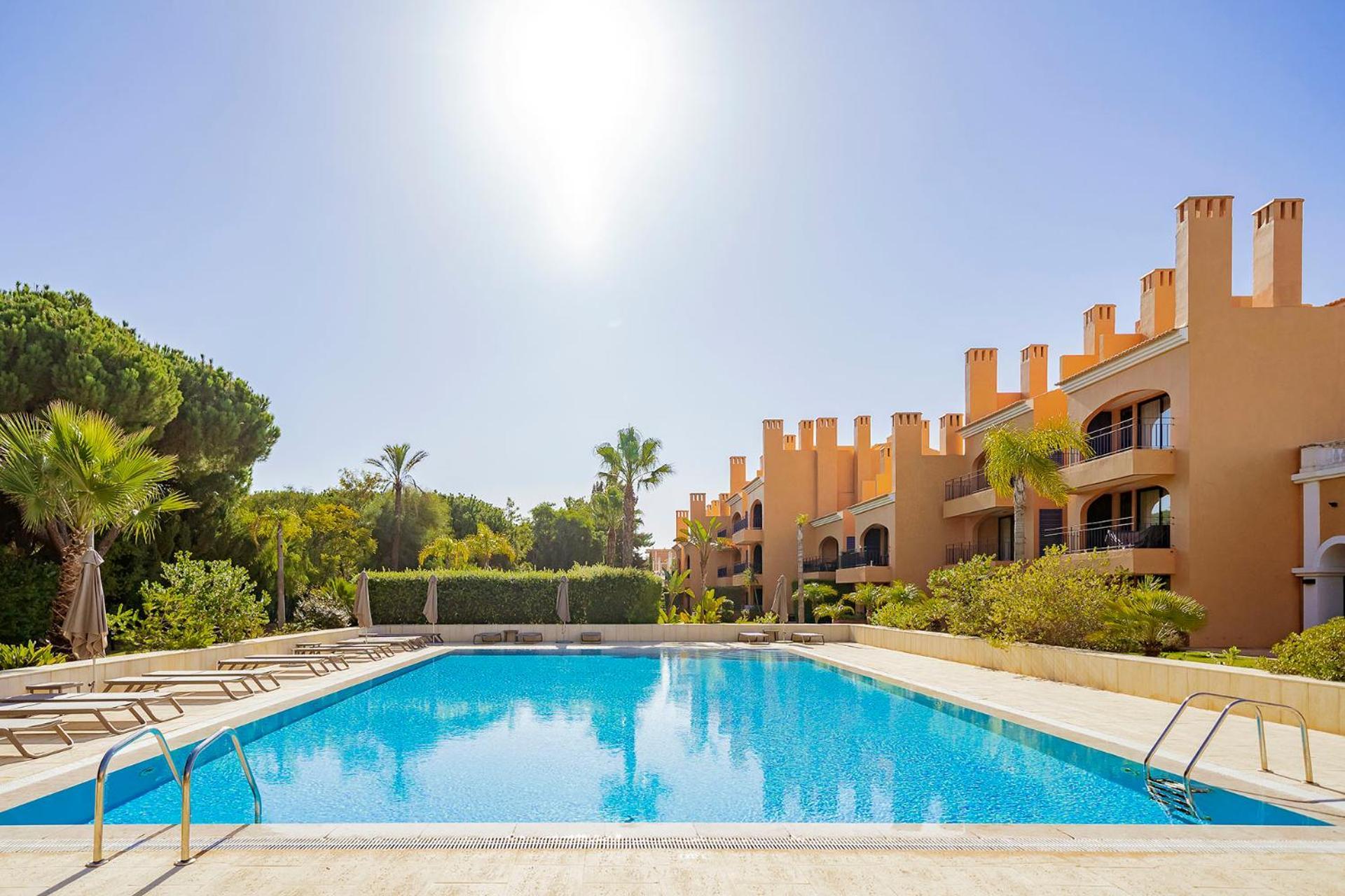 Al - Apartamentos Vila Sol F5 Bloco 3 クアルテイラ エクステリア 写真