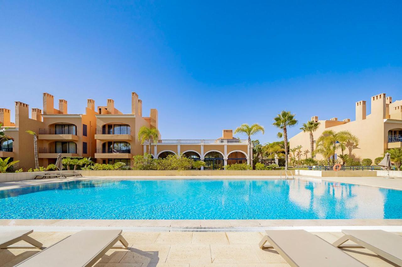 Al - Apartamentos Vila Sol F5 Bloco 3 クアルテイラ エクステリア 写真